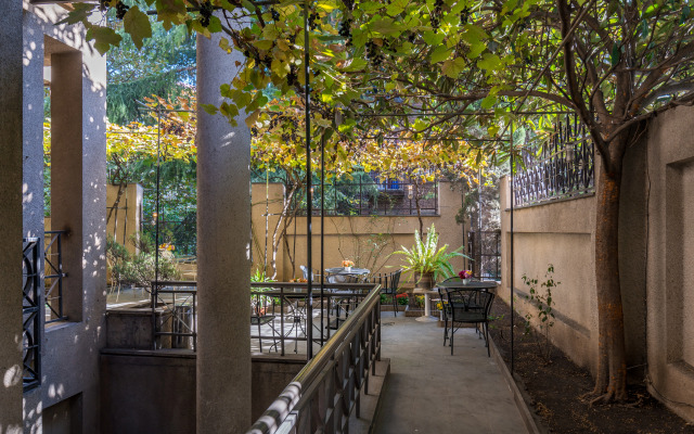 Iliani Hotel