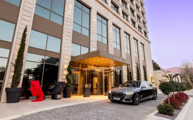 Merit Starlit Hotel & Residence Hotel