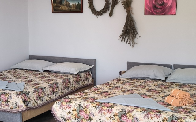 Na Beregu Guest House