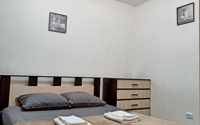 Na Ulitse Charushinskaya 24/1 Flat