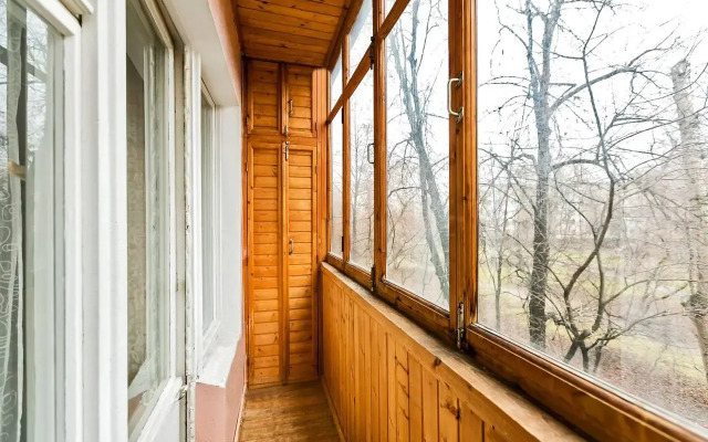 Na Katenmirovskoy Flat