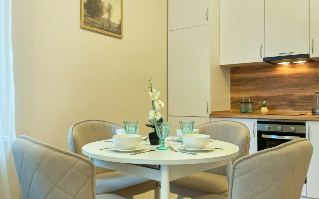 Sunny Days Lobanovskiy Les Apartments