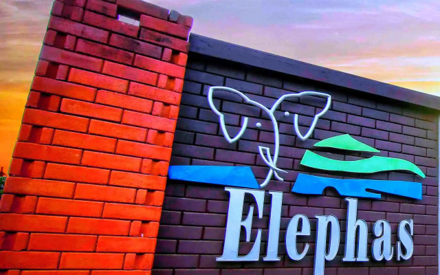 Курортный отель Elephas Resort & Spa