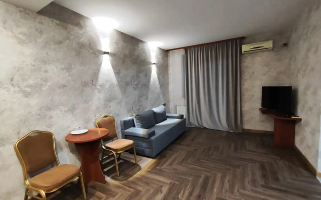 Отель Мона Лиза