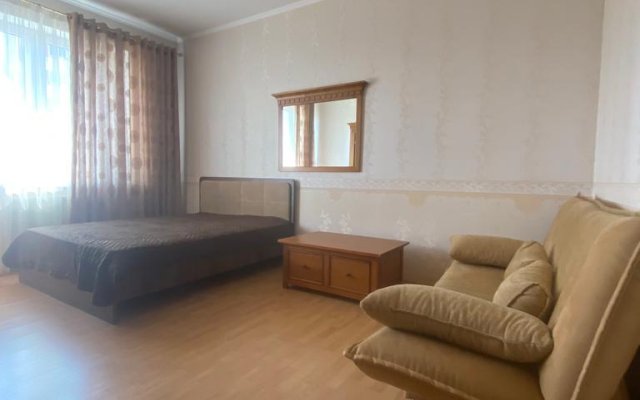 Vozle Naberezhnoy I Korolevskikh Vorot Apartments