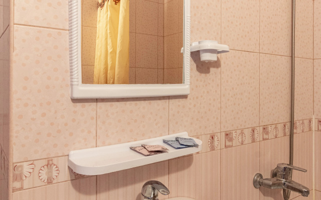 Na Leselidze 10b Guest House