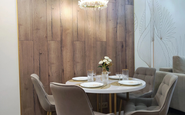 Stilnaya Dizaynerskaya V Novom Dome Flat