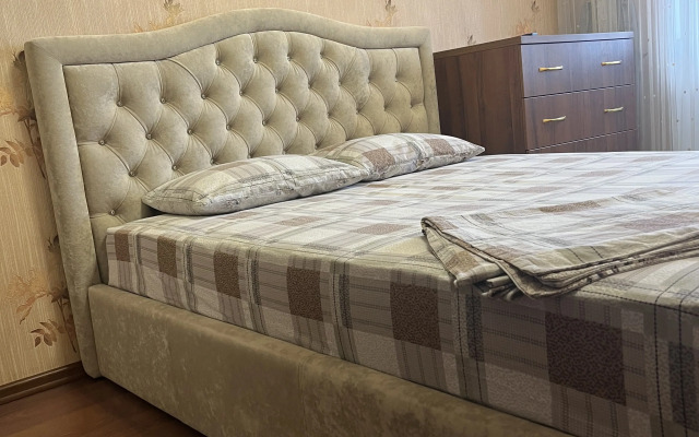 Квартира Трехкомнатная на Проспекте Сююмбике 49/1 (43/16)