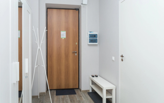 Светлая студия Этажидейли с балконом в Центре