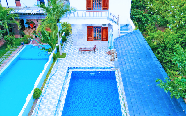 The Hillside Homes Hotel