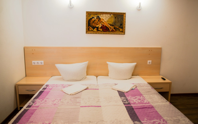 Dvukhkomnatnaya S Otdelnym Vkhodom Flat