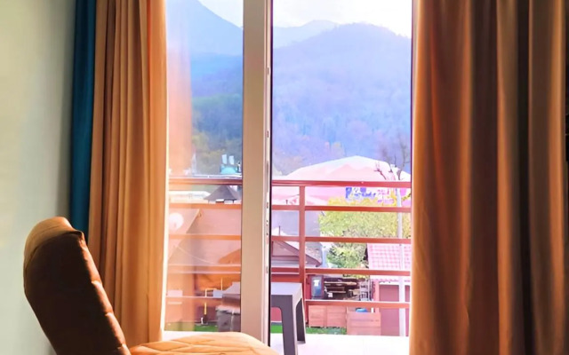 Квартира Уютная Студия с Видом на Горы