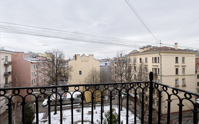 3Kh Komnatnaya Na Bolshom V.O. Flat