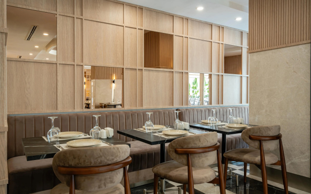 Awen Hotel Lara
