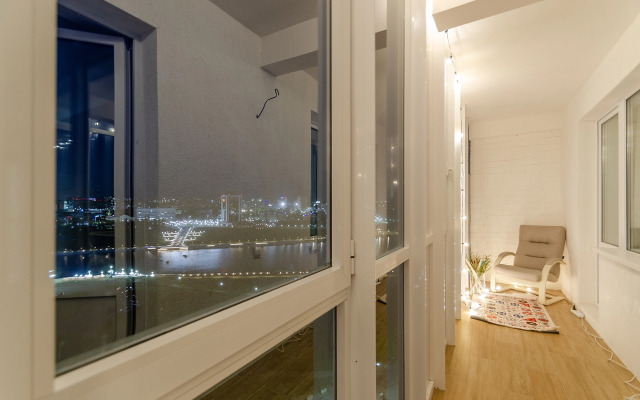 2 Komnatnaya Na Tsentralnoy Naberezhnoy Zaliva Apartment