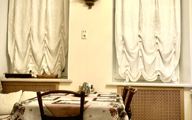 Квартира в Историческом Центре Санкт-Петербурга. Дом Театрального Работника