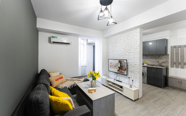 KeyGo #0127, 2 Bedroom, City Center Apartments