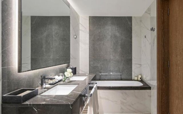 Fairmont Dubai Hotel
