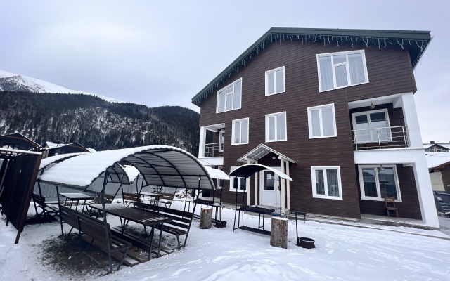 Alina Guest House