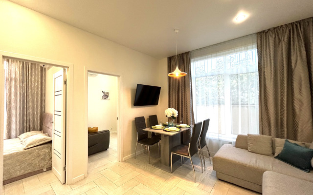 C Dvumya Spalnyami 8 Apartments