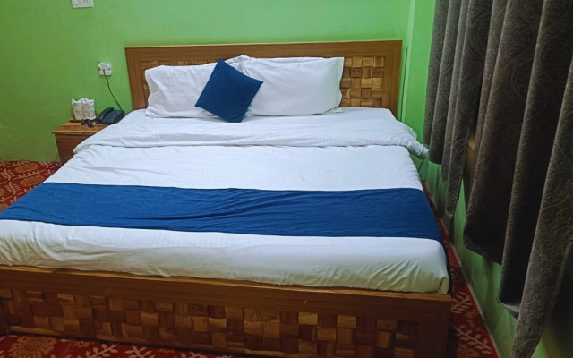 Отель River View