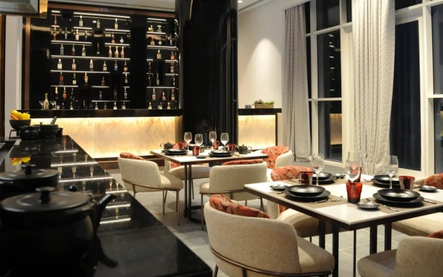 Royal M Hotel & Resort By Gewan Al Aqah Beach - Image 6