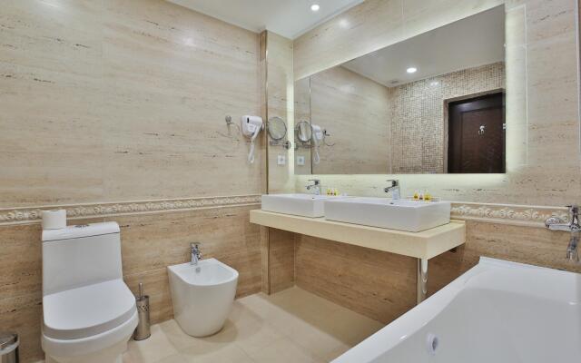 Orient Star Varahsha Hotel