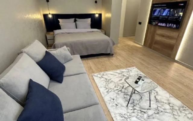 Krasivaya Studiya V Tsentre Flat