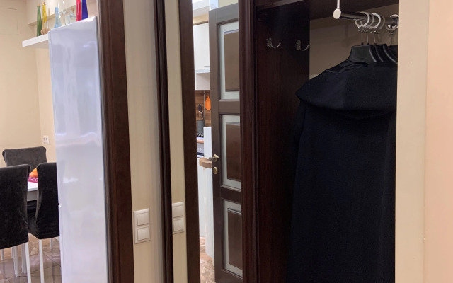 Квартира Уютная в Тихом Центре на Роз 65 10 Минут до Моря