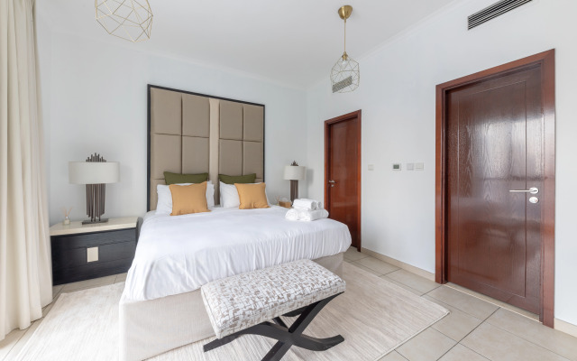 Апартаменты Welcome Home in The Residences