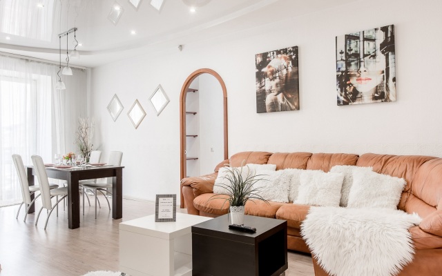 Chetyrekhkomnatnye Na Kirova Apartments