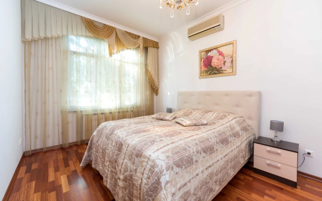 V Samom Tsentre Sochi Private House