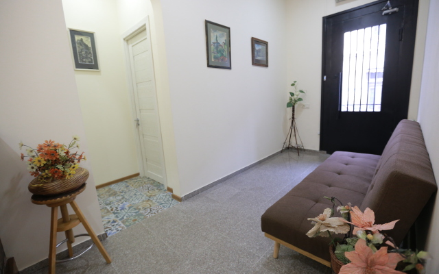 Midtown Hostel