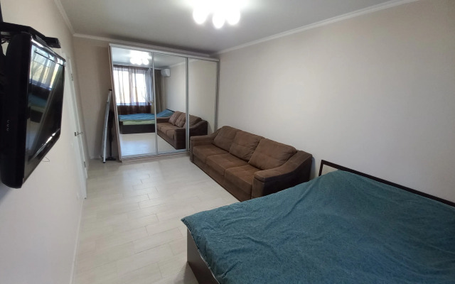 Ryadom S Ashanom I Tts Yevropa Apartments