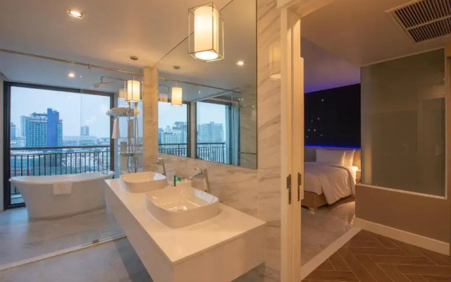The Pattaya Discovery Beach Hotel Pattaya