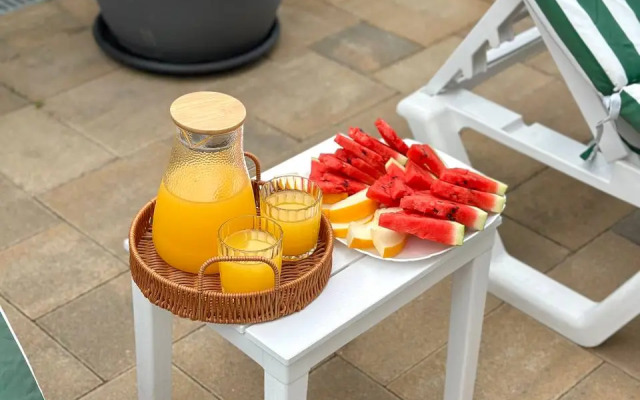 Eko s Basseynom Guest House