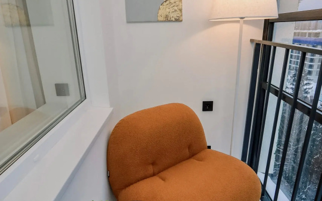 Na Kholmogorova 113 Flat