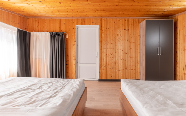 Maksim Park-Loo Hotel