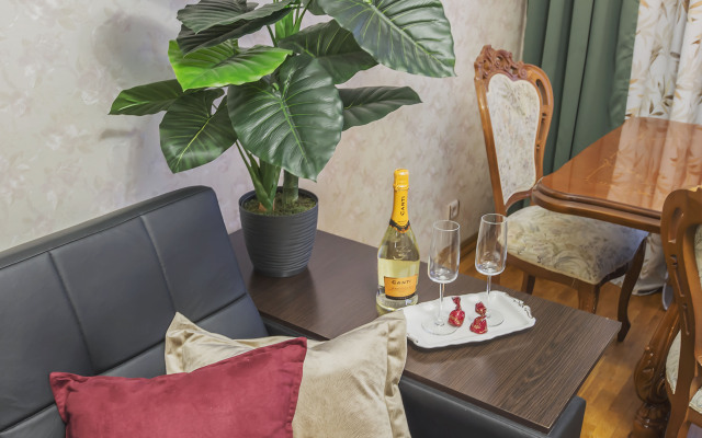 GM Cozy two-room apartment near the Kremlin and Arbat Apartments