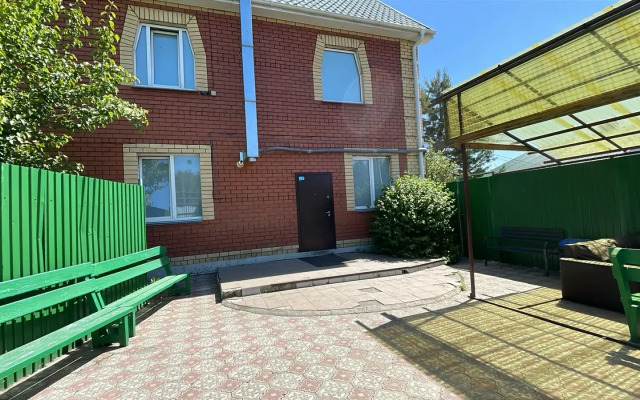 S Bilyyardom i Mangalom Private House