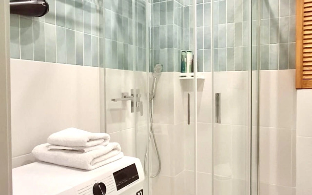 Uyutnaya S Sovremennym Remontom Flat