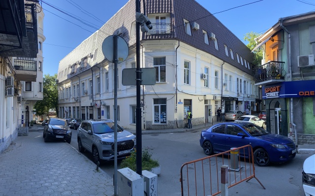 Serdtse Naberezhnoj Yaltyi Flat