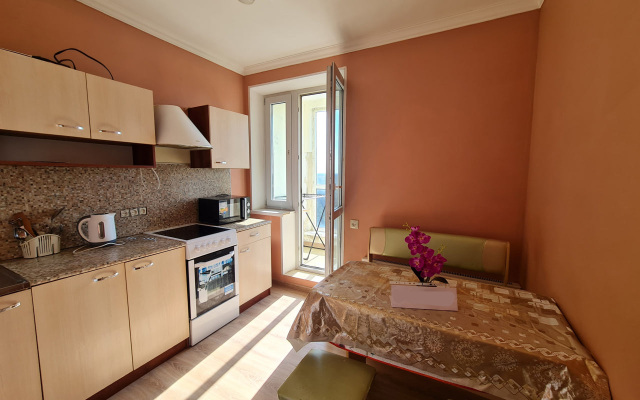Na Ulitse Kuryzhova 30 Flat