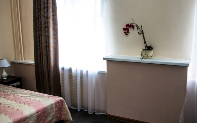 Teatralnaya 13 Guest House