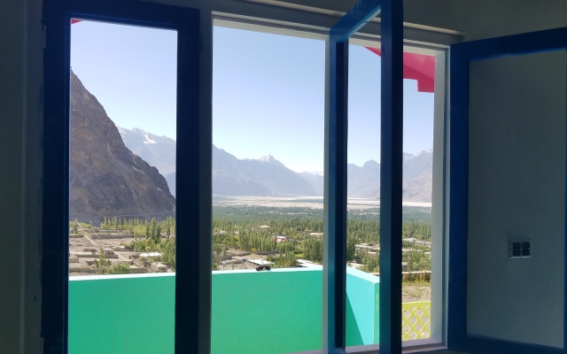 Отель Mountain Lodge Holiday Home Skardu