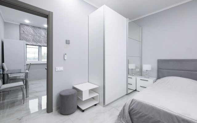 U Aeroporta Luks Apartaments