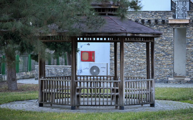 Arena Sheki Hotel
