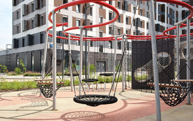 Sovremennye u metro Spartak Apartments