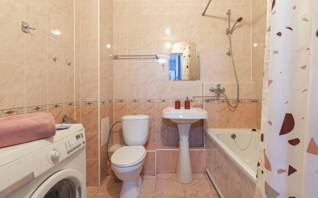 Квартира Просторная четырехместная квартира у метро