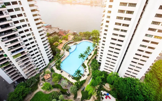 Отель Riverine Place and Residence